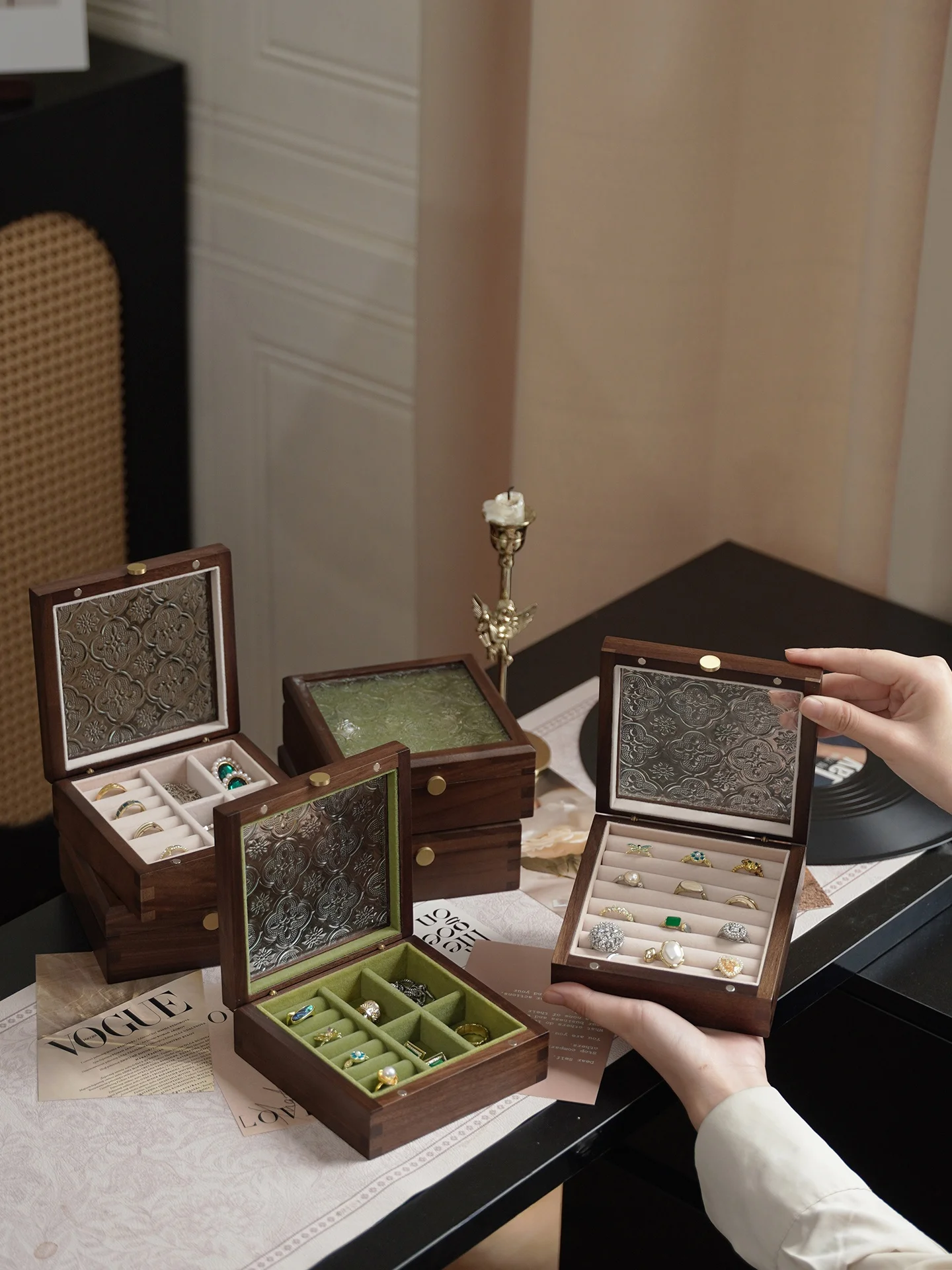 

Portable Small Wooden Jewelry Box with Glass Cover Dustproof Anti-Oxidation for Earring And Ring Storage Handmade Chinese Sle