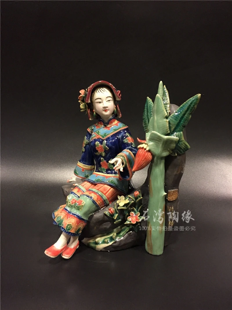 Shiwan ceramic handicrafts desktop decoration creative home TV cabinet entrance decoration ladies