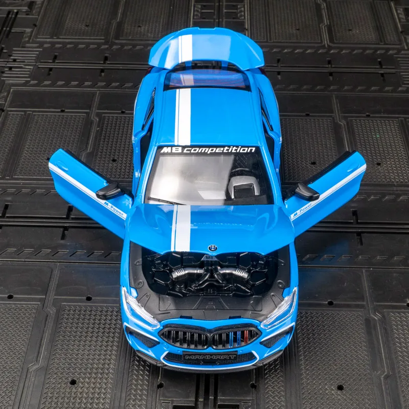 Modèle de voiture en alliage BMW M8 1:24, tournez vers les portes jouets rétractables acousto-optiques et le capot du coffre, détails riches, fabrication soignée
