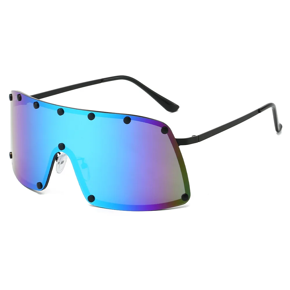 نظارات شمسية كلاسيكية كبيرة الحجم للنساء والرجال قطعة واحدة بمسامير Steampunk ظلال شمسية مضادة للرياح