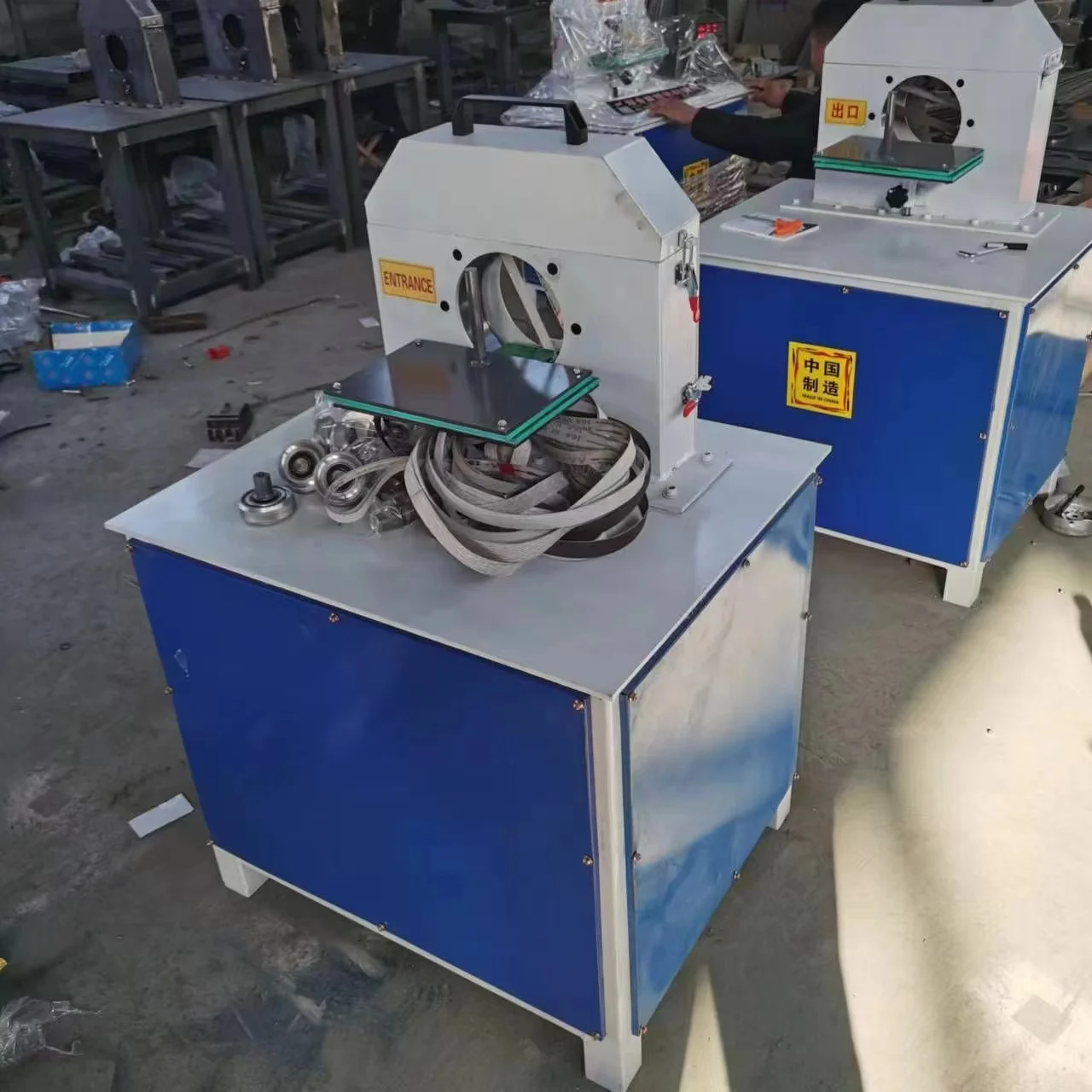 Baorui Hot Sale 3kW Automatic Abrasive Belt Grinding Pipe Bending Polishing Machine Made in China with 1 Year Warranty