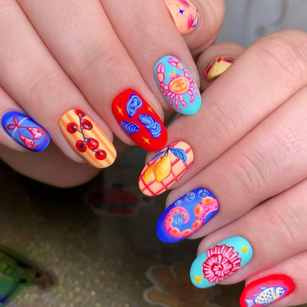 

24pcs Almond Fake Nail Summer Ocean Cartoon Pattern Nails Tips Fish Colorful Short Oval False Nail Art Reusable Press on Nails