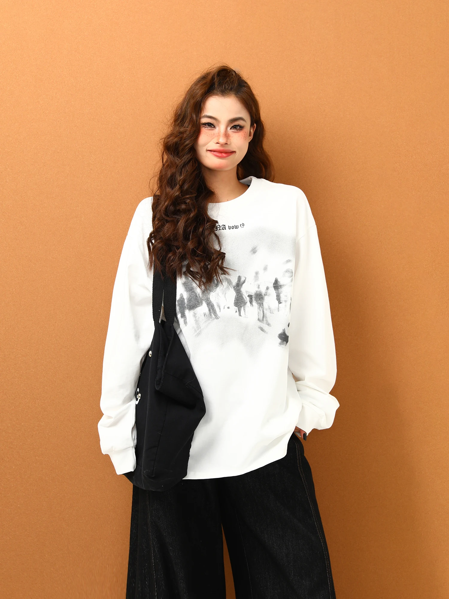 

Wild American Retro Print round Ne Long Sve T-irt ex Autumn Versatile Base irt Street Sle Casual Comfortable Fit