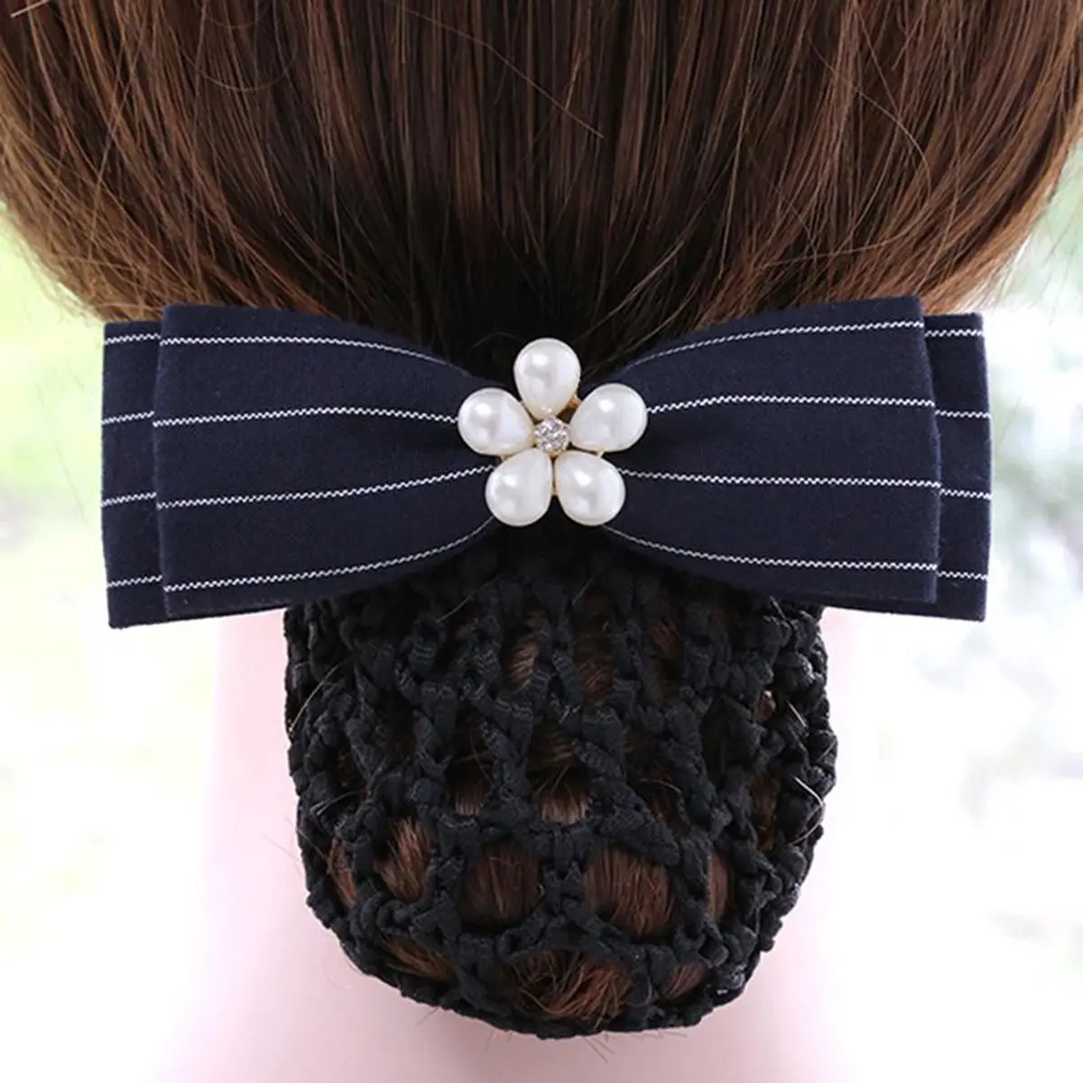 

Элегантная заколка-сетка для волос с бантом и жемчугом, из плотной ткани, сине-белая в полоску, для работы, вечеринок, свиданий, женская заколка-снуд