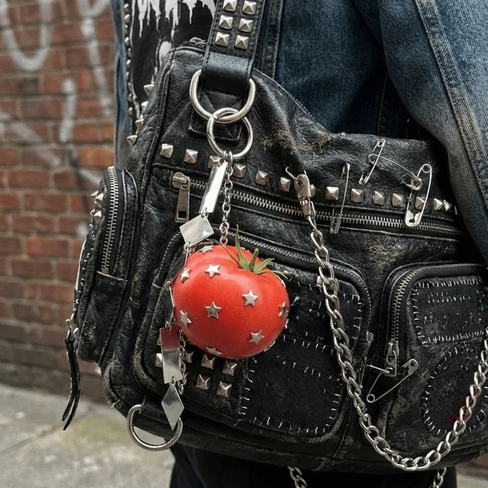 

Модный брелок Y2K в виде томата, готический панк-аксессуар для сумки, красно-желтый кулон-подвеска со звездой и заклепками