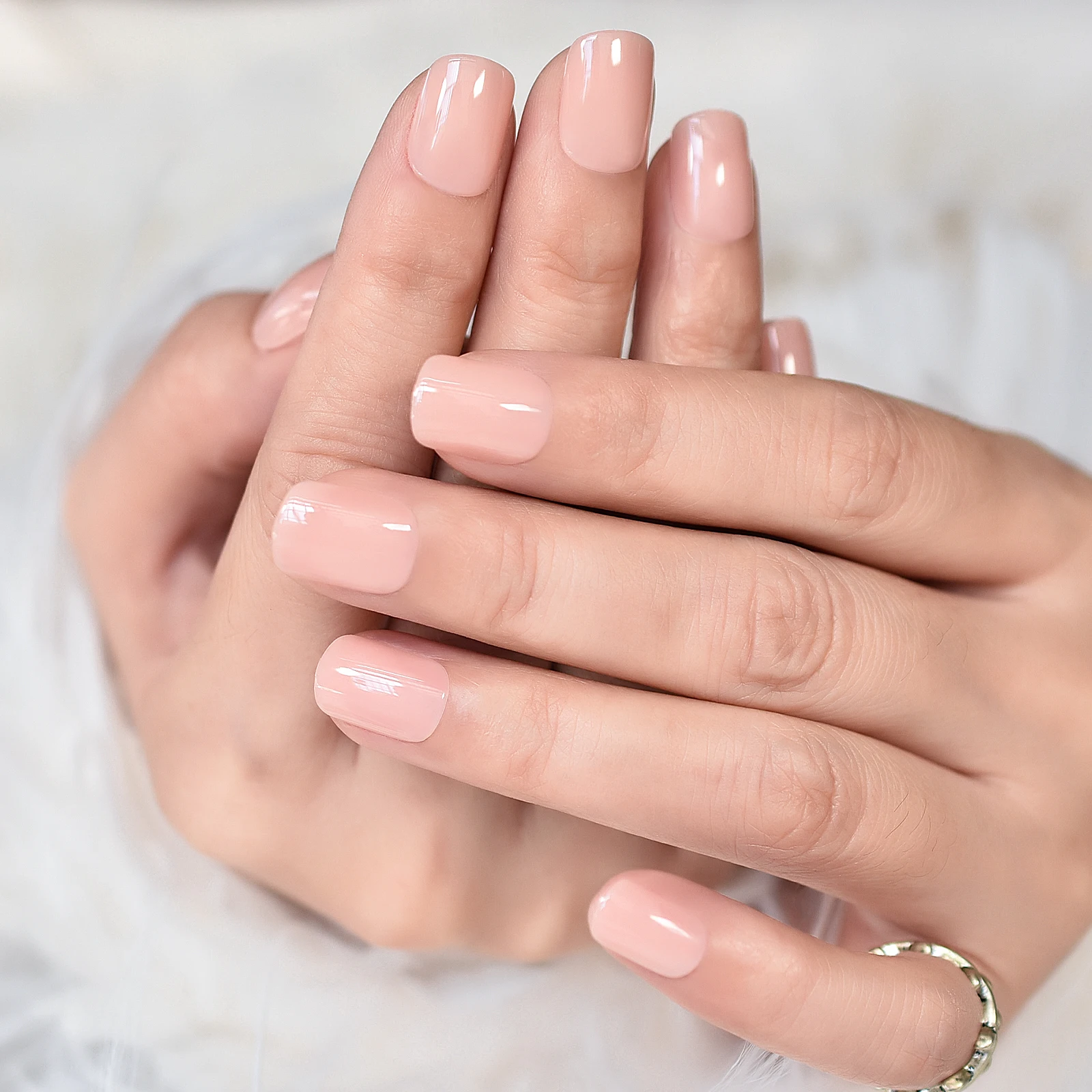 IMABC Press On False Nails 24szt Krótkie kwadratowe miękkie paznokcie żelowe (miękki materiał akrylowy) 4 kolory dla kobiet i dziewcząt Moda