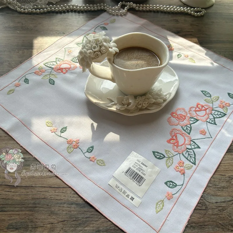 4-個の刺繍入りカラフルな花柄カバープレースマット多目的ダストタオル