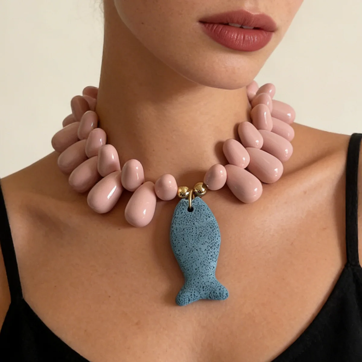 Collier de perles exagéré et simple, style vacances à la plage naturelle, avec pendentif étoile de mer et poisson en pierre volcanique pour femme M1021
