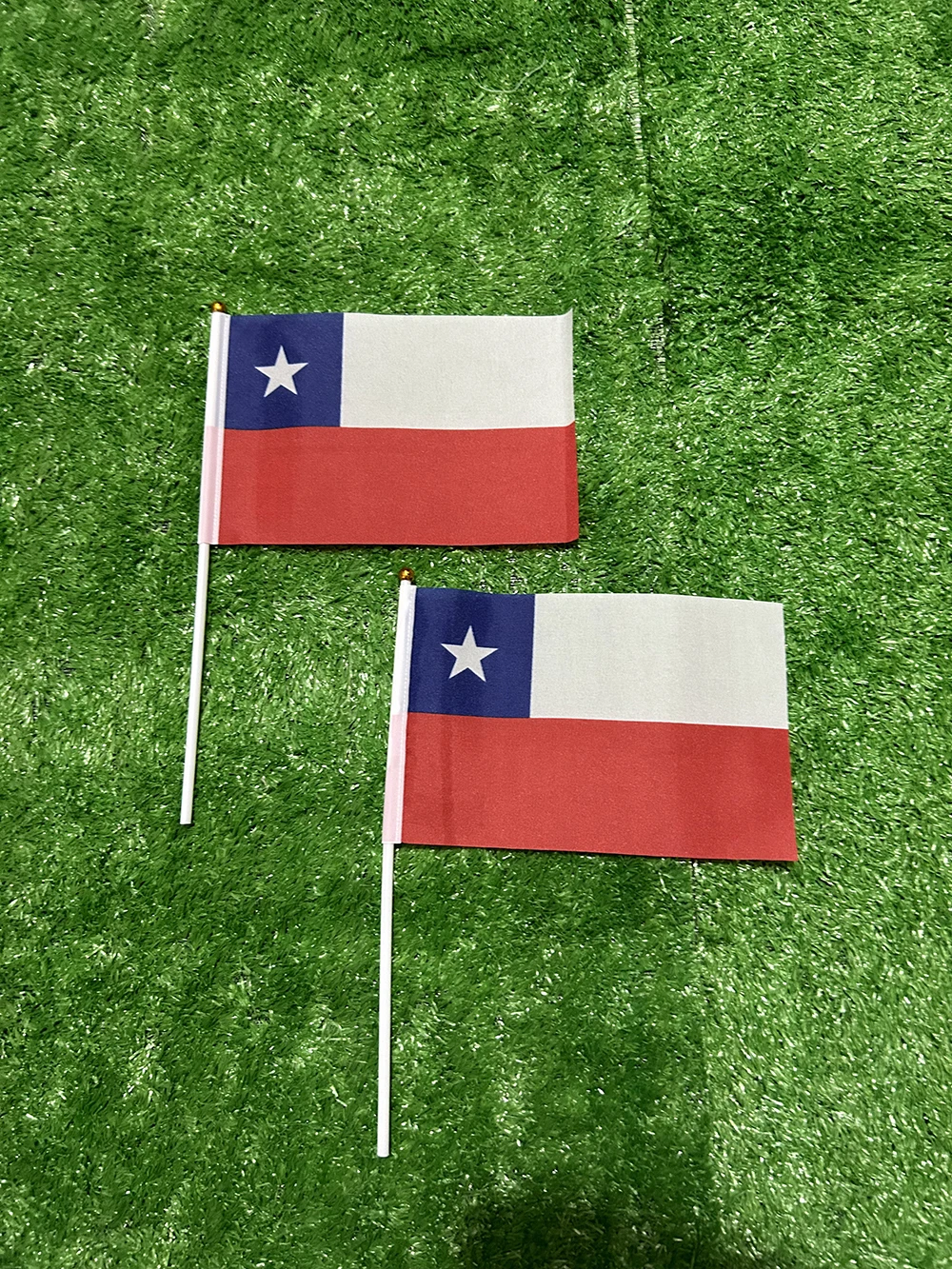 Banderín de Chile 14x21 cm ondulado a mano – Display decorativo - imagen 4