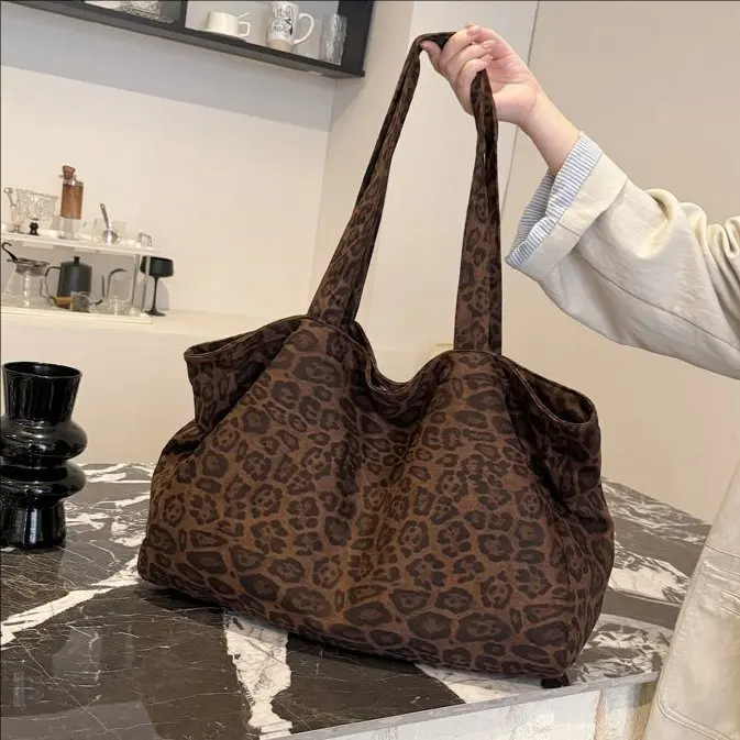 Tas Tote Niche Musim Gugur 2025, Tas Selempang Chic untuk Wanita, Tas Bahu Crossbody Serbaguna, Tas Minimalis untuk Siang dan Malam