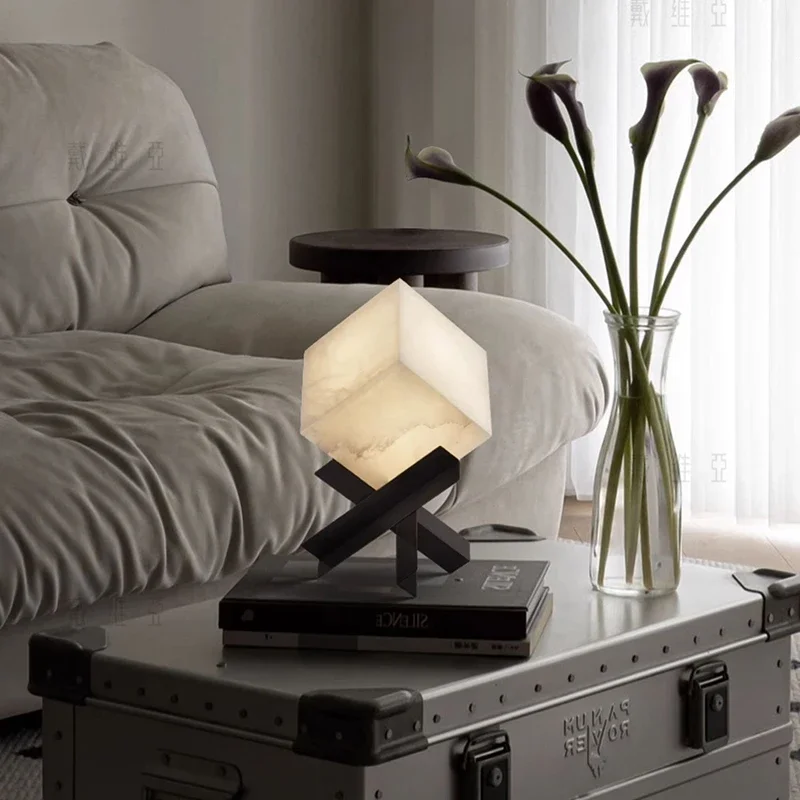 

Modern Sense of Atmosphere Originality Table Lamps Luxury Designer Nordic Table Lamps Study Room Indoor Lighting Bordlampe HBTL