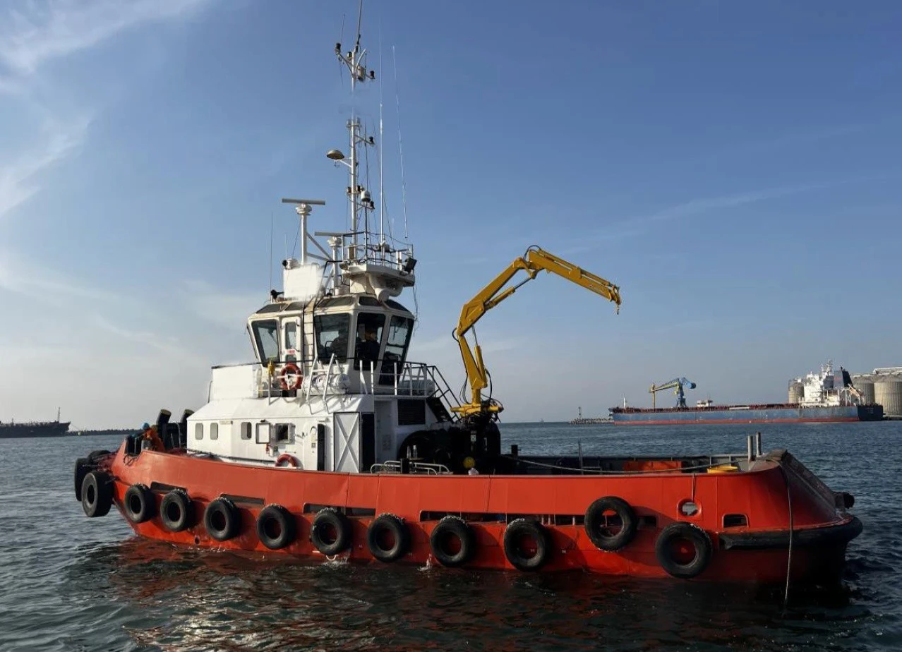 Intelligent Marine Deck Crane Equipped with Remote Control Module and Anti-Tilt Stabilization Technology view 5