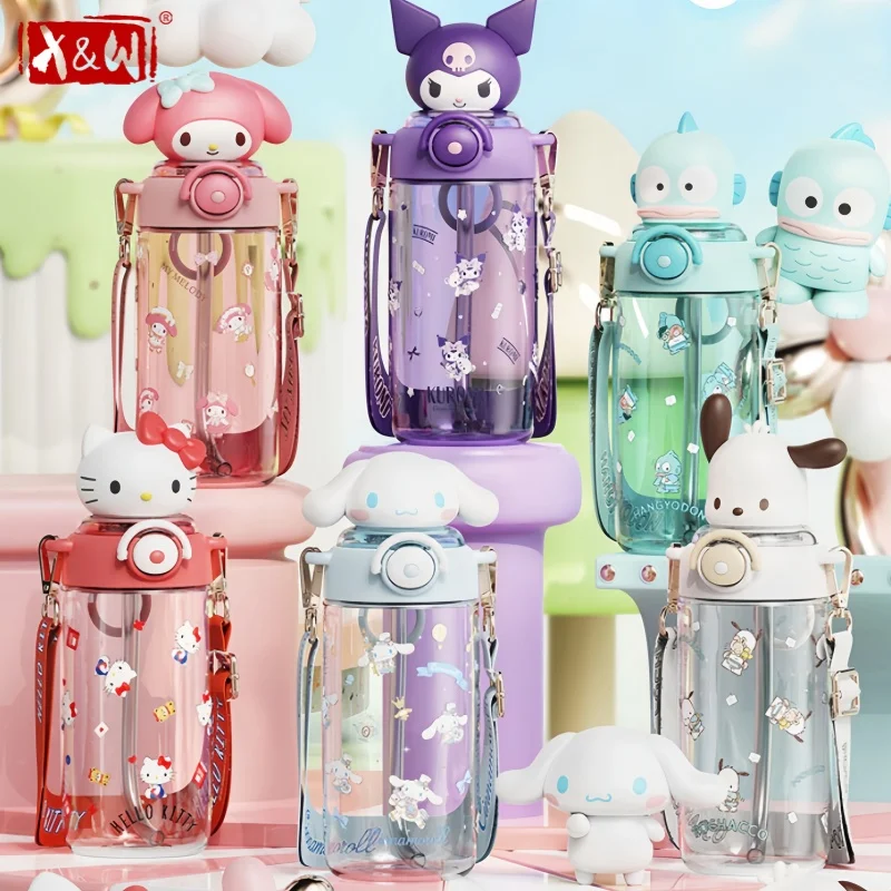X&W Sanrio 650ml Plastic Cup Cartoon Kuromi Water Kettle with Doll Lid ＆ Carrying Rope Portable Pop-up Straw Cup for Students