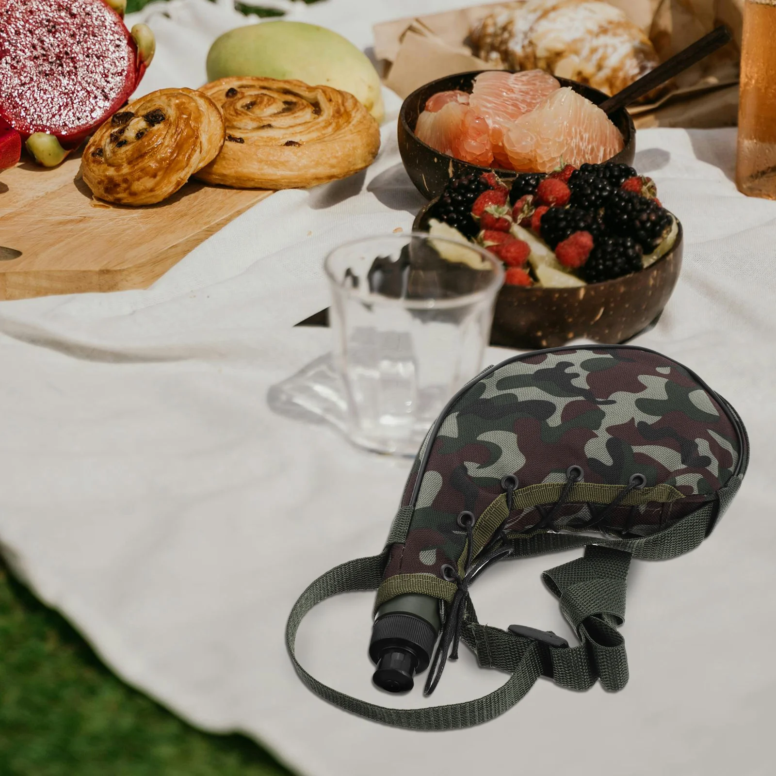 

Outdoor Sports Water Bottle Durable Camouflage Canteen Pouch Large Capacity Lightweight Hiking Pot Backpacking Case