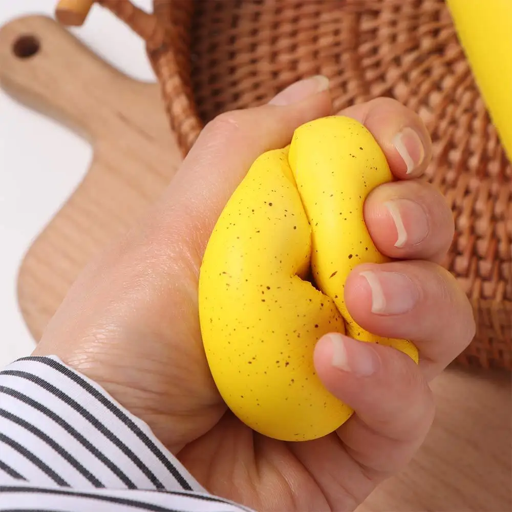 2 Stuks Gesimuleerde Banaan Knijpspeeltje Trage Rebound Goed Gevoel Banaan Fidget Speelgoed Zachte 3D Pinch Decompressie Speelgoed Kinderen Lastig pop
