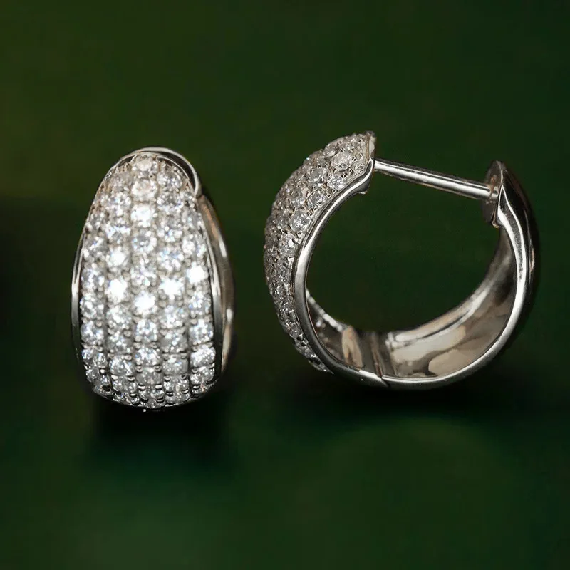 Shining Temperament French Micro Inlaid Zircon Ear Buckle for Women's New Design Sense, Simple Temperament First Accessory