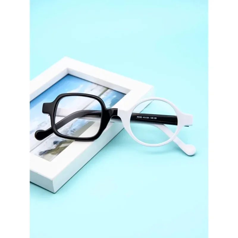 

Black White Frame Contrast Color Plain Eye Frame Men Women Can Be Matched with A Number Degrees One Round Decorative Small Frame