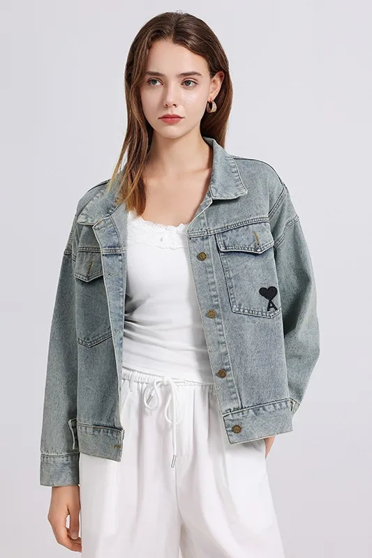 قمصان جينز للنساء لخريف 2025 وصلت حديثًا قميص دينيم نسائي مطرز بأكمام طويلة وبلوزة ملابس خارجية