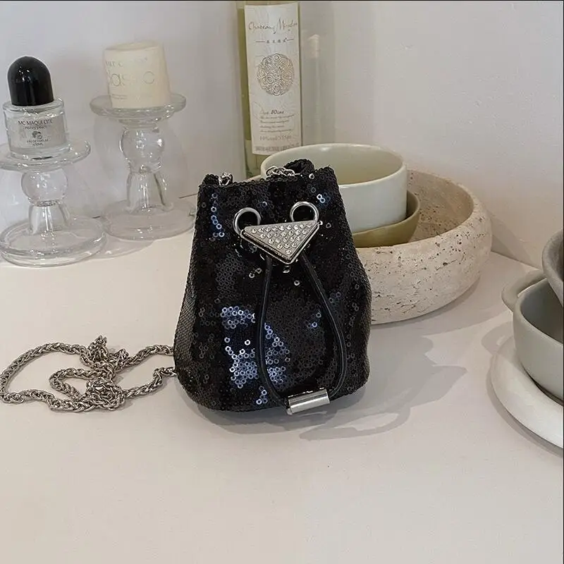 슈퍼 미니 스몰 백 - 새로운 실버 스팽글 버킷 백, 체인 스트랩으로 크로스바디로 휴대 가능, 메이크업 백