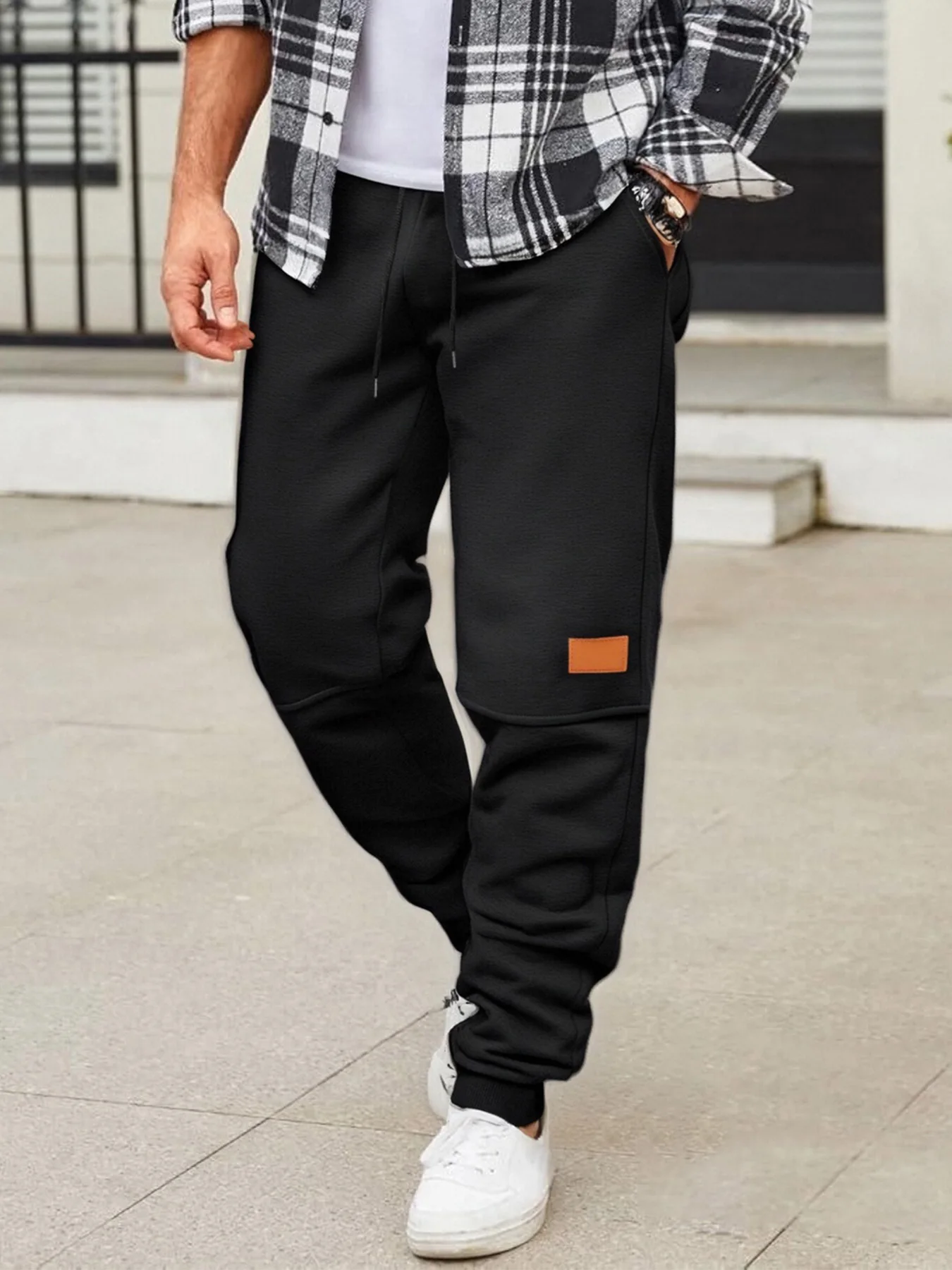 

Men's Fleece Lined Jogger Pants, Casual Drawstring Waist Sweatpants with Pockets, Warm Running Trousers for Fall & Winter