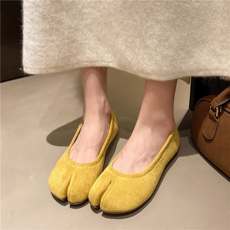 

Spring Women Flats Female Split Toe Ninja Shallow Boat Loafers Ladies Retro Concise Walking Cozy Shoes Moccasins