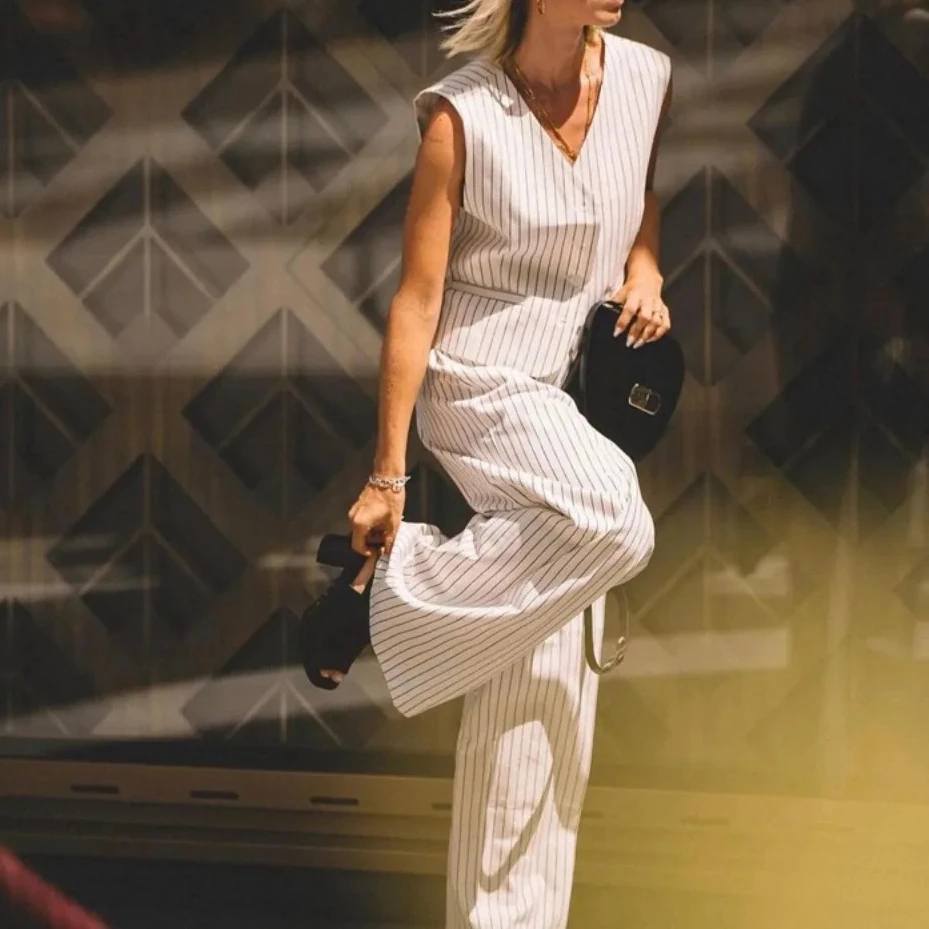 

2025 Elegant White Print Two Piece Set for Women Fashion V-Neck Sleeveless Button Tank Tops + High Waist Straight Trousers Set