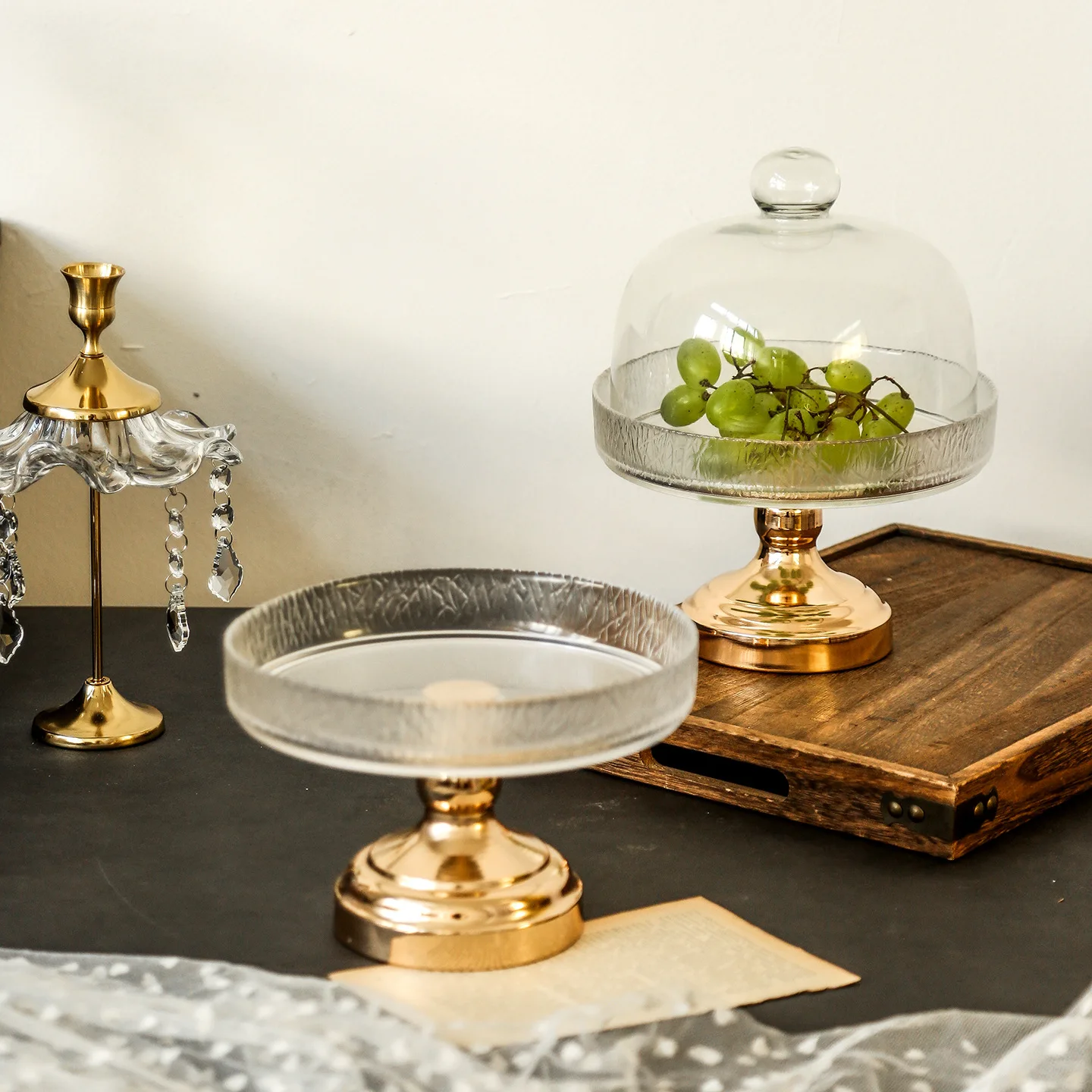 HYS light luxury glass fruit plate with lid dessert plate tall  cake display tray front desk candy snack plate