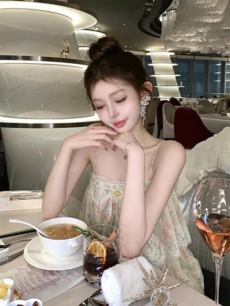 Summer Floral Lace Splice Crop Top Women's Beach Style Casual Loose Fit Asymmetric Design Thinming Vest Upper Body