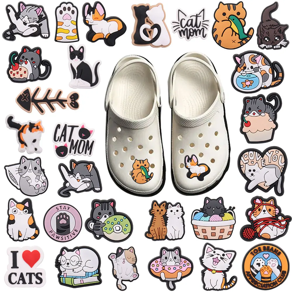 Breloques de chaussures de dessin animé mignon en PVC, chat spinal, gâteau de beignet, décoration de sandales, accessoires de chaussures de jardin, cadeau de fête pour enfant, nouveauté, 1 pièce