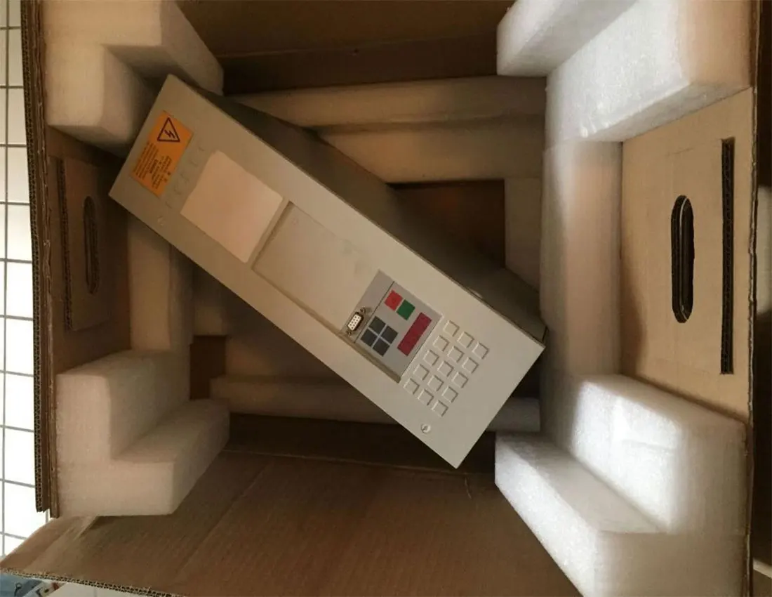 

Совершенно новый 6SE7032-7EB87-2DA1 6SE7 032-7EB87-2DA1 Гарантия один год