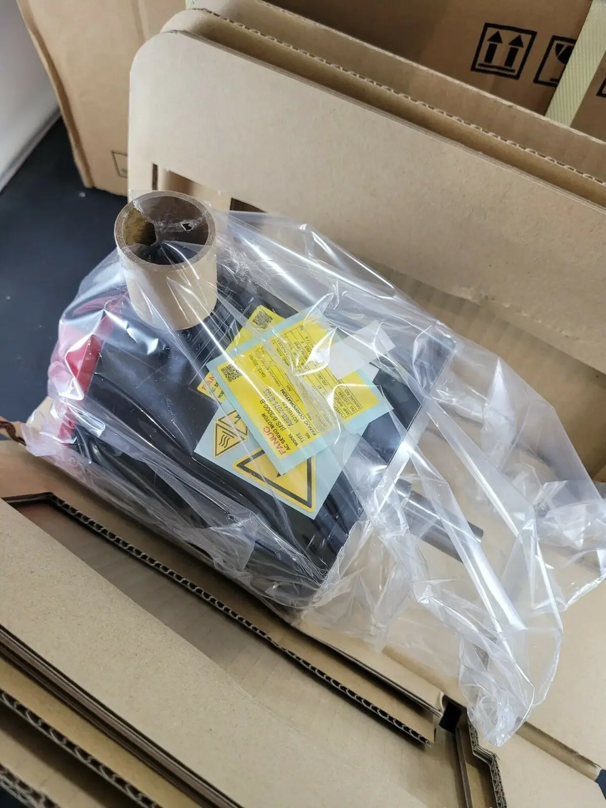 

Brand New Fanuc AC SERVO MOTOR A06B-2075-B103 A06B 2075 B103Functional testing is fine