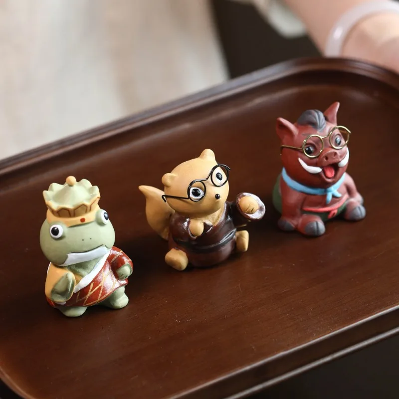 Creative Hand‑Carved Purple Clay Tea Pet Frog Pig Little Monster Sculpture Healing Cute Play Ornament for Kung Fu Table Decor