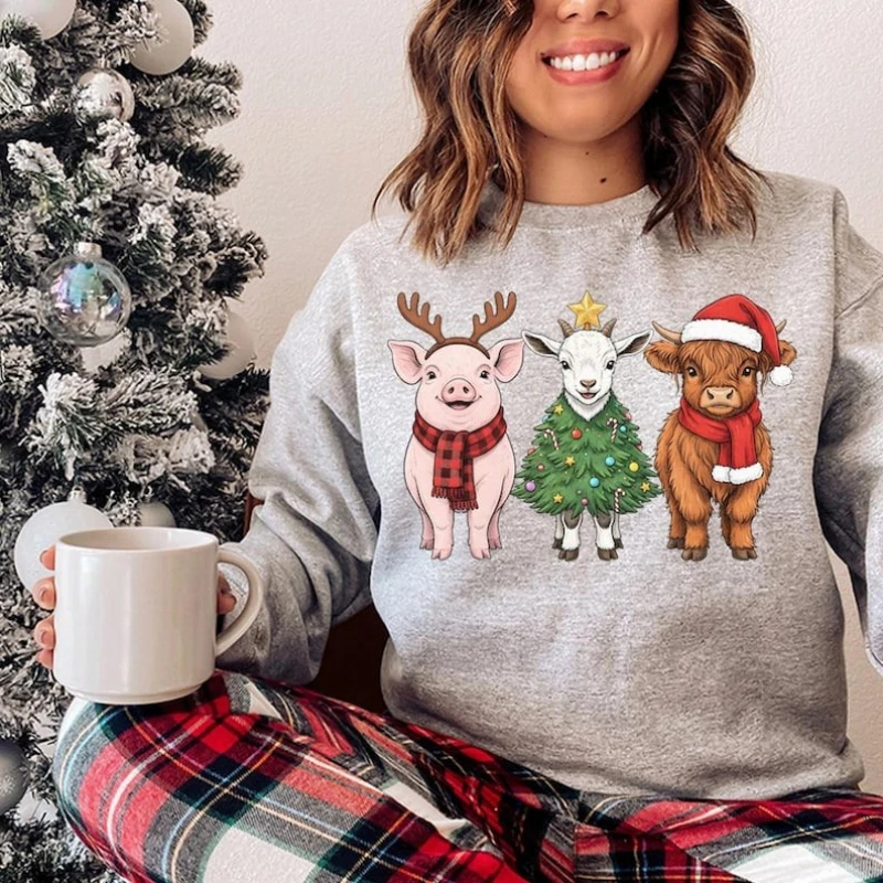 เสื้อสเวตเชิ้ตลายสัตว์เลี้ยงในฟาร์ม หมู แพะ วัวไฮแลนด์ คริสต์มาส ฤดูใบไม้ร่วงและฤดูหนาว ลายซานต้า ของขวัญสำหรับชาวนา ลายคริสต์มาส เสื้อฮู้ดเข้าชุด ของขวัญสไตล์ฟาร์มเฮาส์