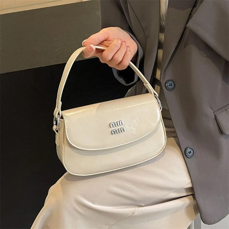 

Fashion-Forward Ladies Messenger Bag Genuine Leather Crossbody Purse Women's Designer Shoulder Handbag Elegant Luxury