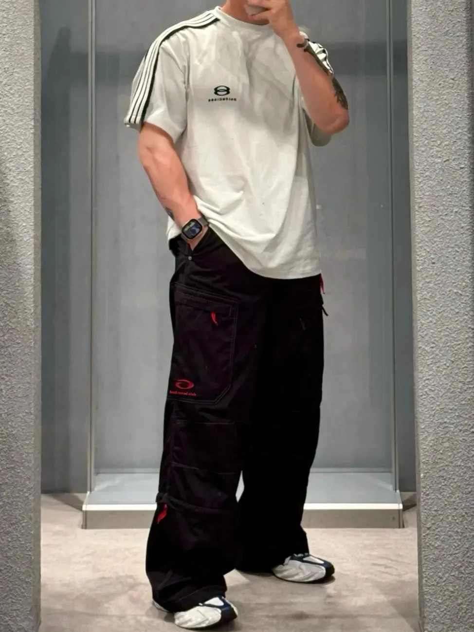 Exclusive heavy industry black and red contrasting color embroidery bright line design multi-pocket removable overalls