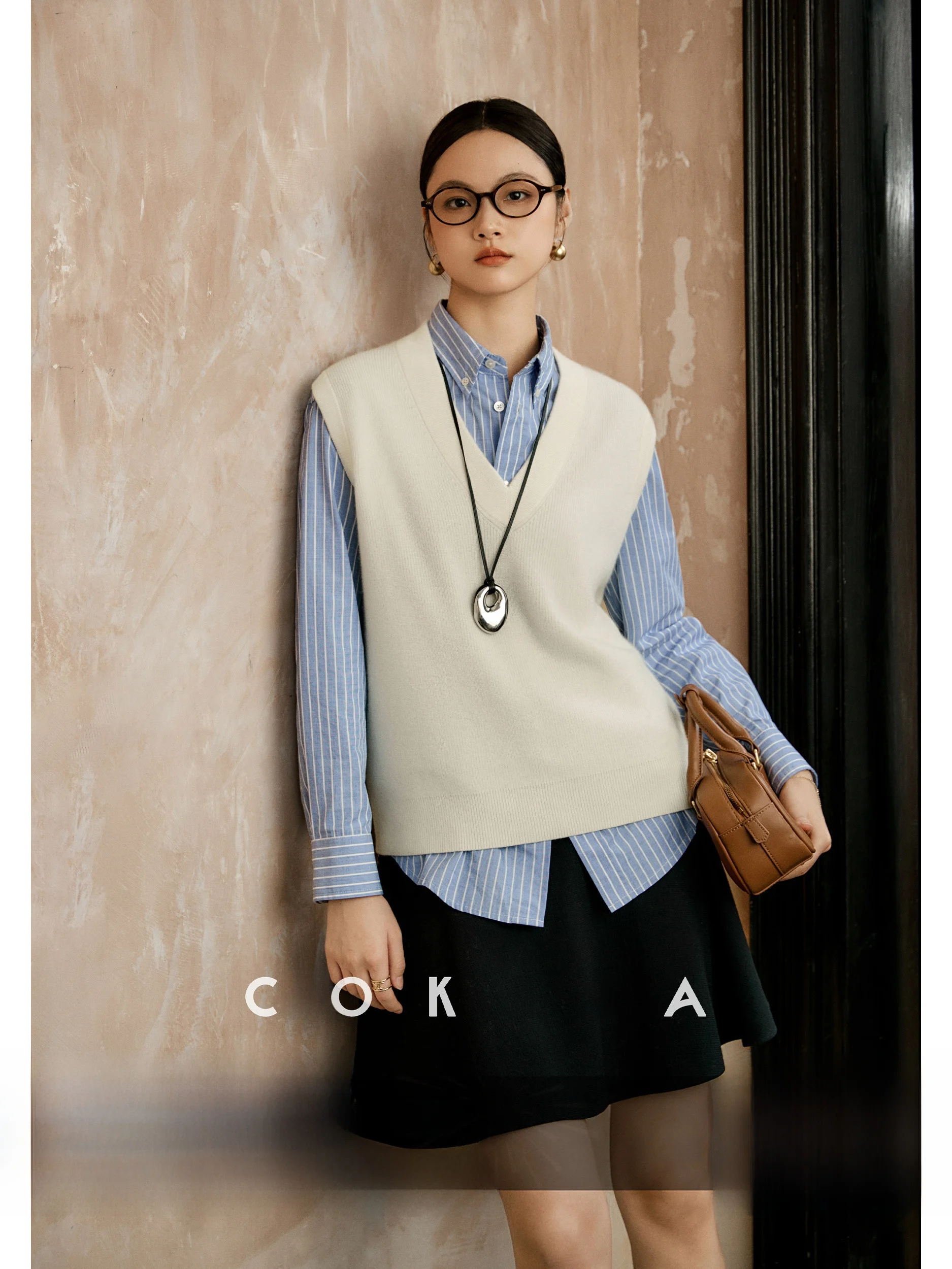 

CA Town Store Pure Camere Knitted Vest Women's Faion Layering ential V-Ne Svel Regular Fit Autumn Wear