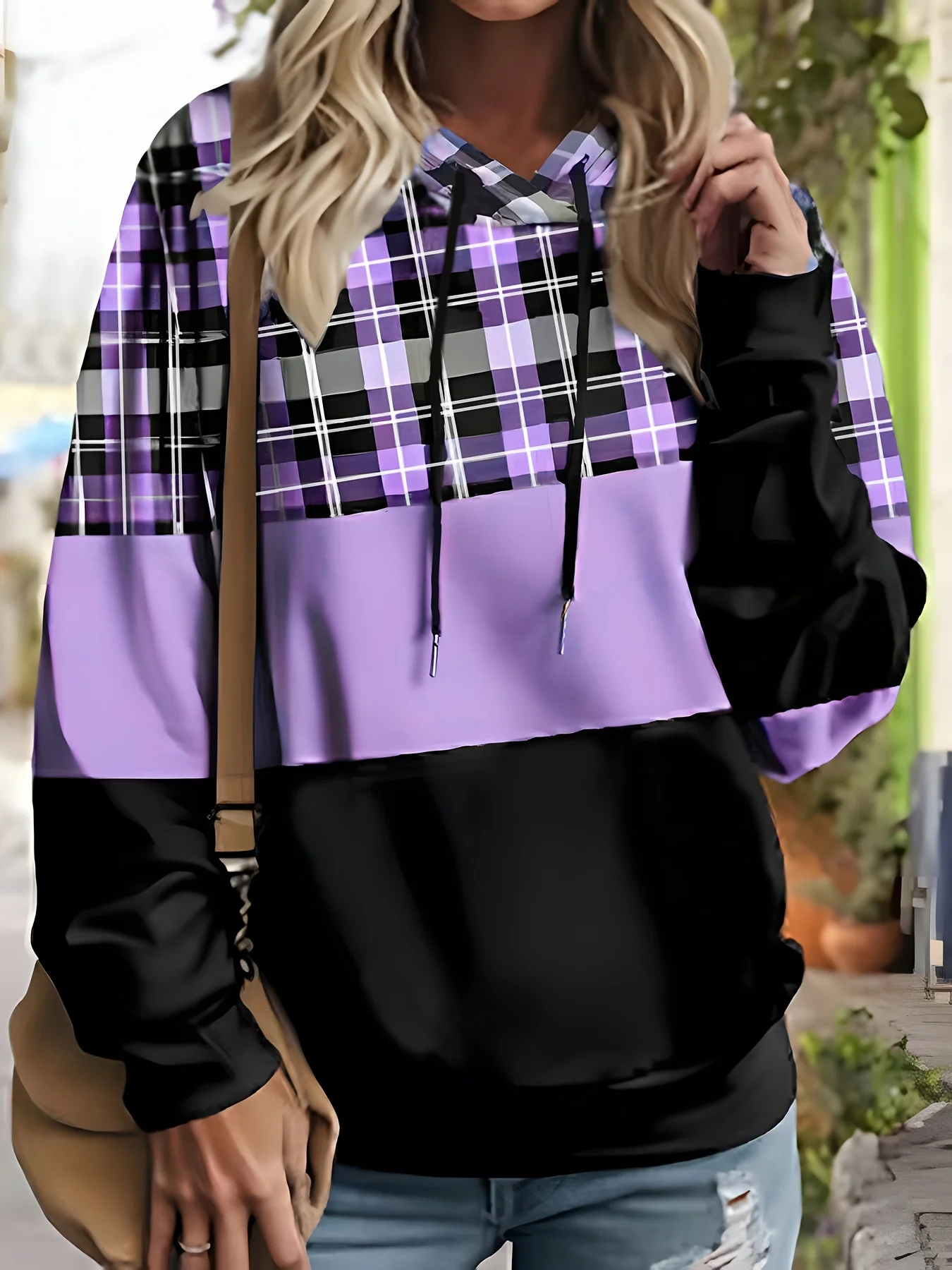 Stylish Plus Size Women's Plaid Hoodie for Comfort and Trendy Look