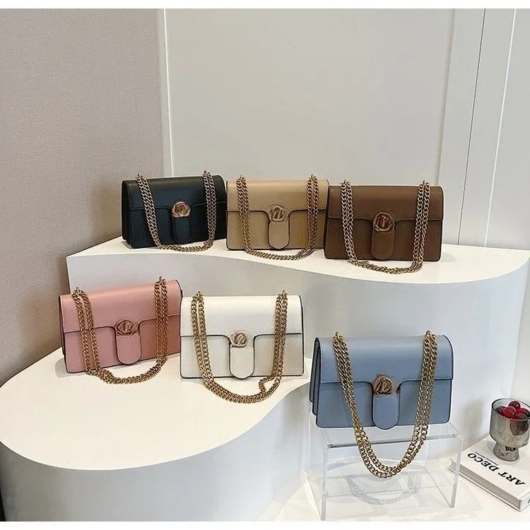 

2026 New Small Square Bag Women's Fashion Versatile Chain Bag Retro Niche Going Out Mailman Bag One Shoulder Crossbody Bag