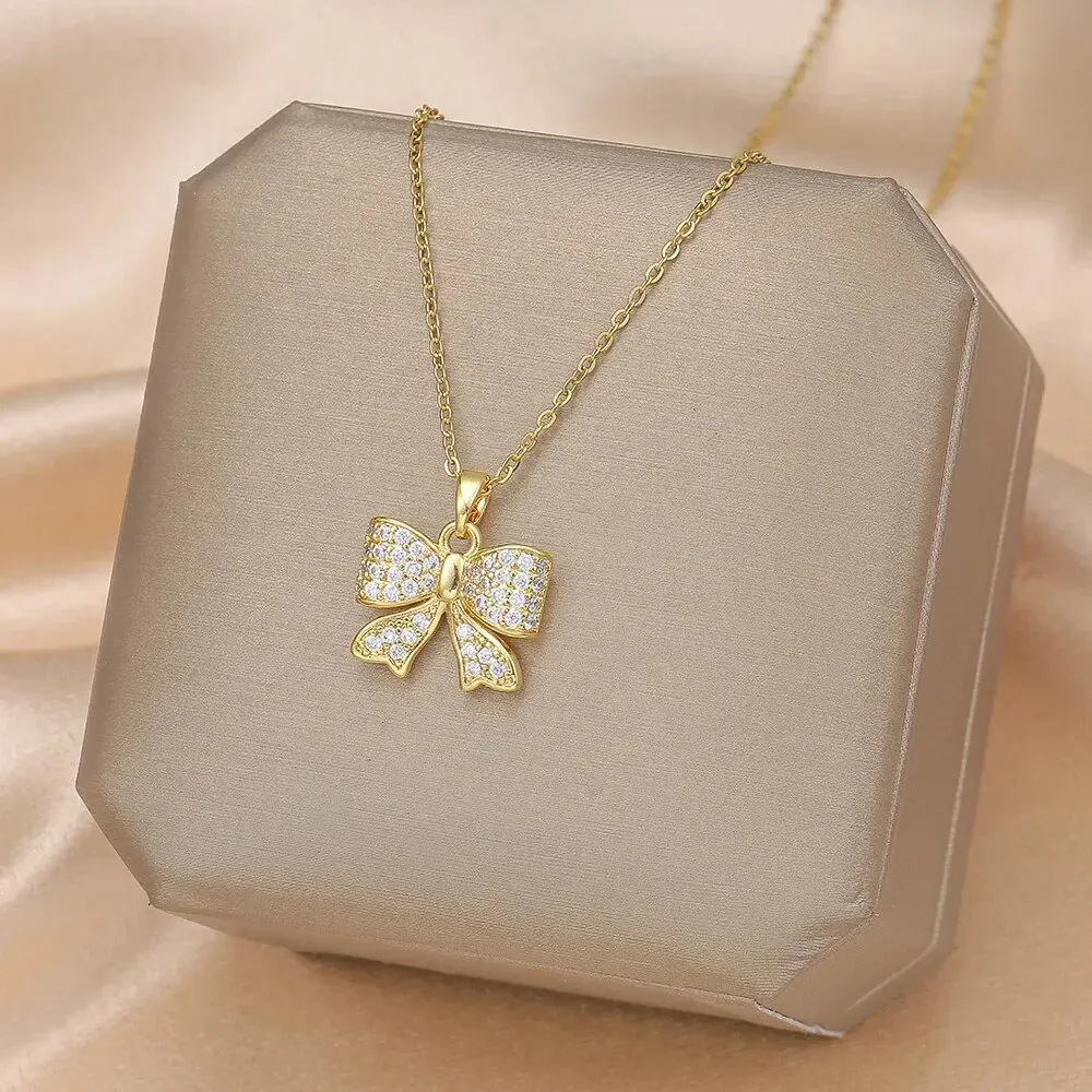 1pcs Gold Butterfly Series Copper Encrusted Zircon Pendant Titanium Steel Chain Simple And Elegant Necklace