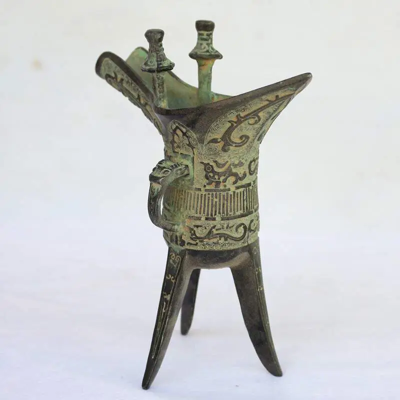 Retro Green Rust Patina Beast‑Face Carving Jue Cup Wine Vessel Ornament Decoration Tea Pet Figurines Desk Decor Accessories