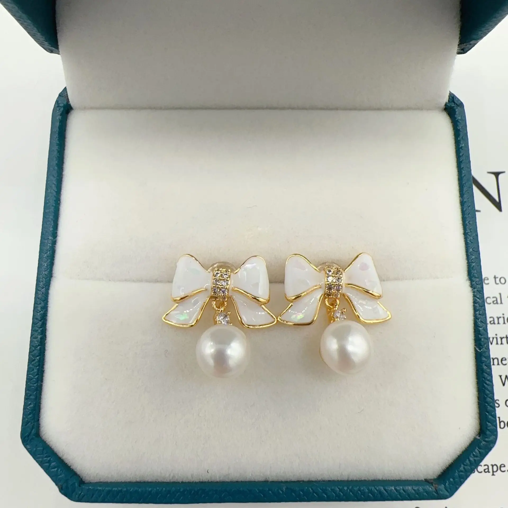 

New Arrival Fashion Bowkont Design 100% Natural Freshwater Pearl 14K Gold Filled Female Stud Earrings Jewelry For Women Gift