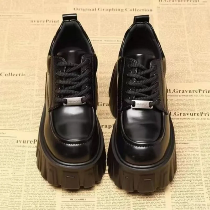 

Женские туфли на высоком каблуке на толстой подошве 8 см со шнуровкой. Женские маленькие кожаные туфли нового стиля 2025 года с бисквитом в британском стиле.