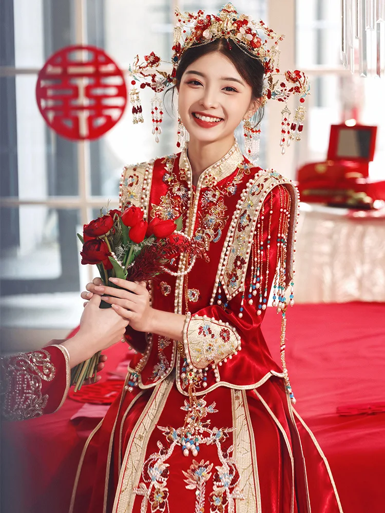 

Bride Toast Dress Tang Suit Chinese Style Wedding Cheongsams Traditional Sequins Beading Tassels Qipao