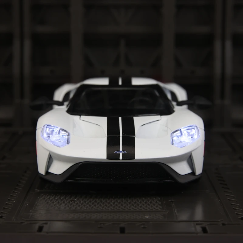 Simulación 1:24, supercoche de aleación Ford GT, colección de accesorios para coche, puertas y capó de motor, maletero se puede abrir