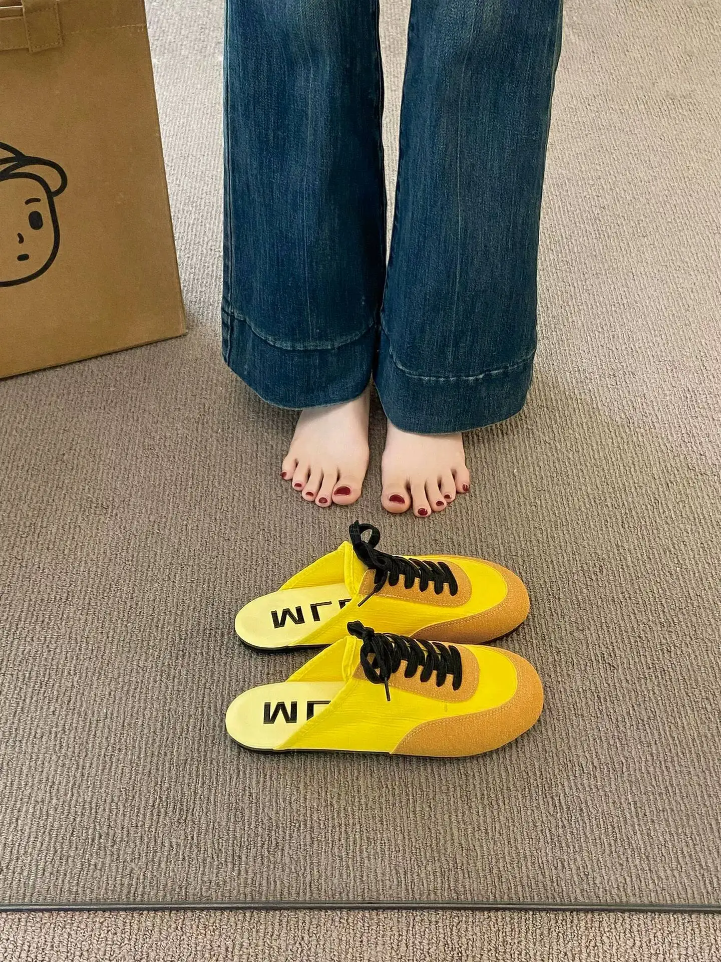 2026 Hit Runway Women Color Block Mules Red Blue Contrast Lace up Closed Toe Slip On Slides Flat Lazy Outdoor Slippers Trendy