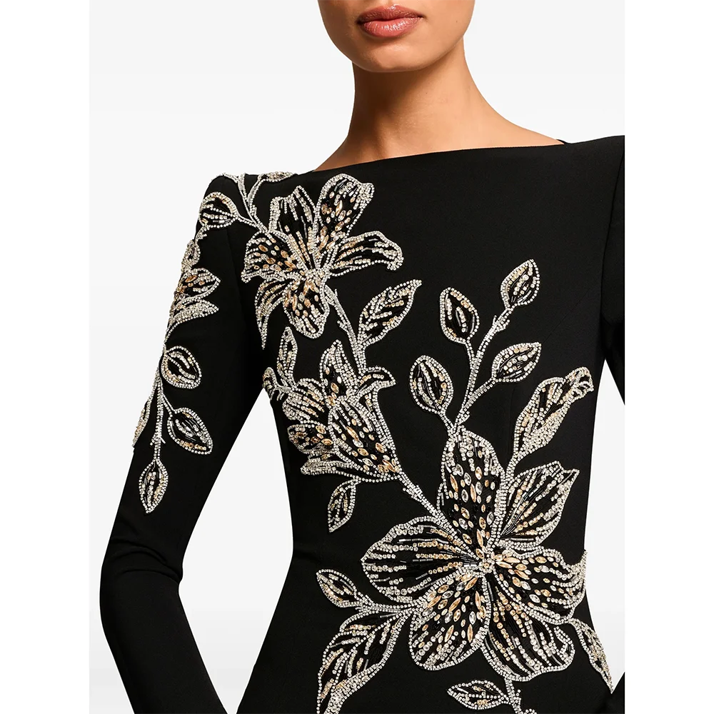 ชุดราตรีสีดำแบบคอเรือสั่งตัดพิเศษ ดีไซน์หรูหราสำหรับงานพิธีการ งานพรอม ประดับคริสตัล ปี 2025 ยาวกรอมพื้น