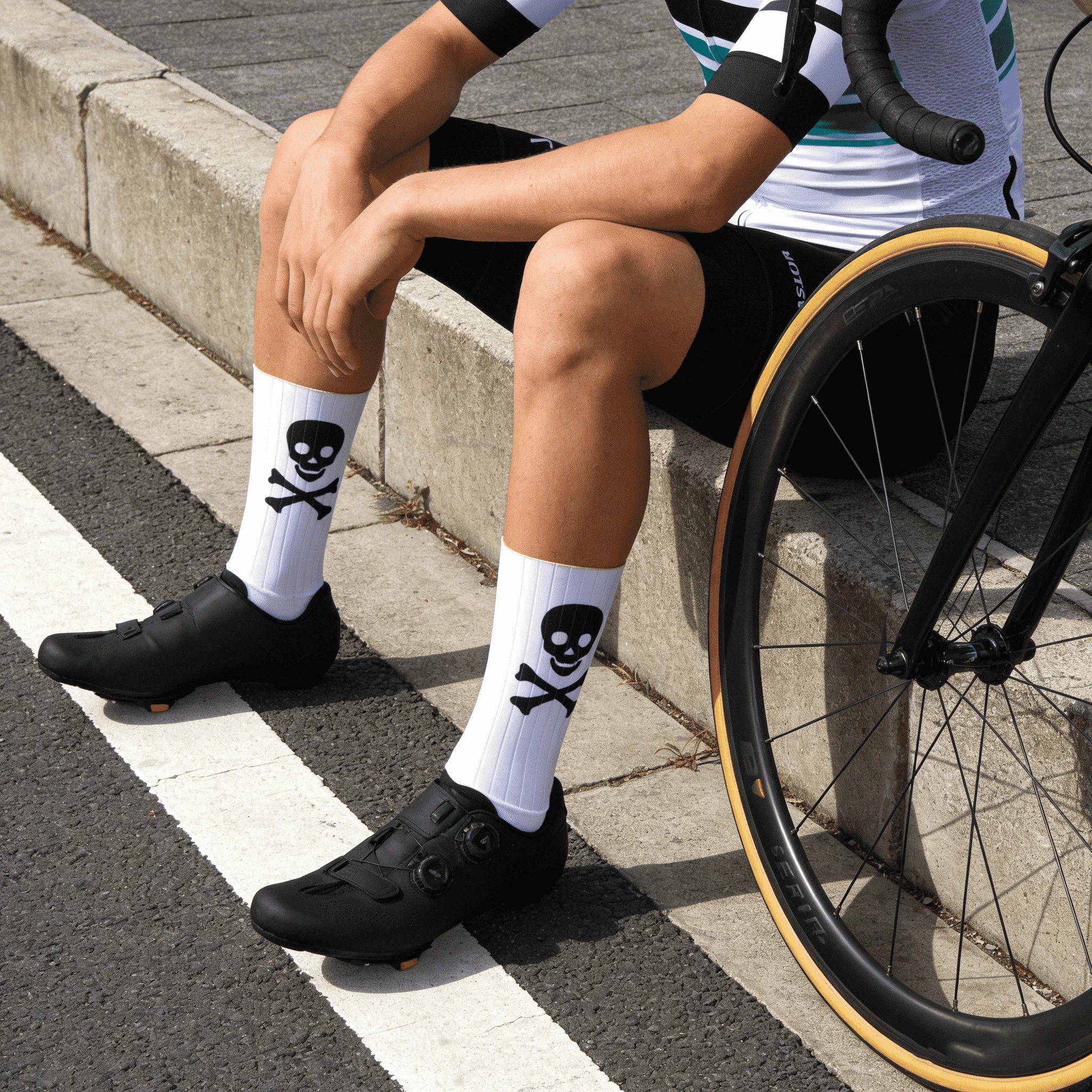 

Новые велосипедные носки Skull 2026 для мужчин, профессиональные аэродинамические носки с силиконовым гелем для велоспорта, Calcetines Ciclismo