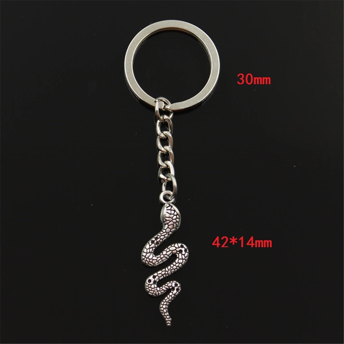 New Fashion Keychain 42x14mm Cobra Snake Pendants DIY Men Silver Color Car Key Chain Ring Holder Souvenir For Gift