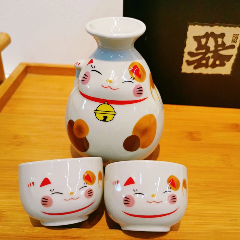 Lucky Cat Wine Set Japanese Sake Set Ceramic Flagon Wine Pot with Drinking Cup Bar Soju Set (1 pot + 2 cups)