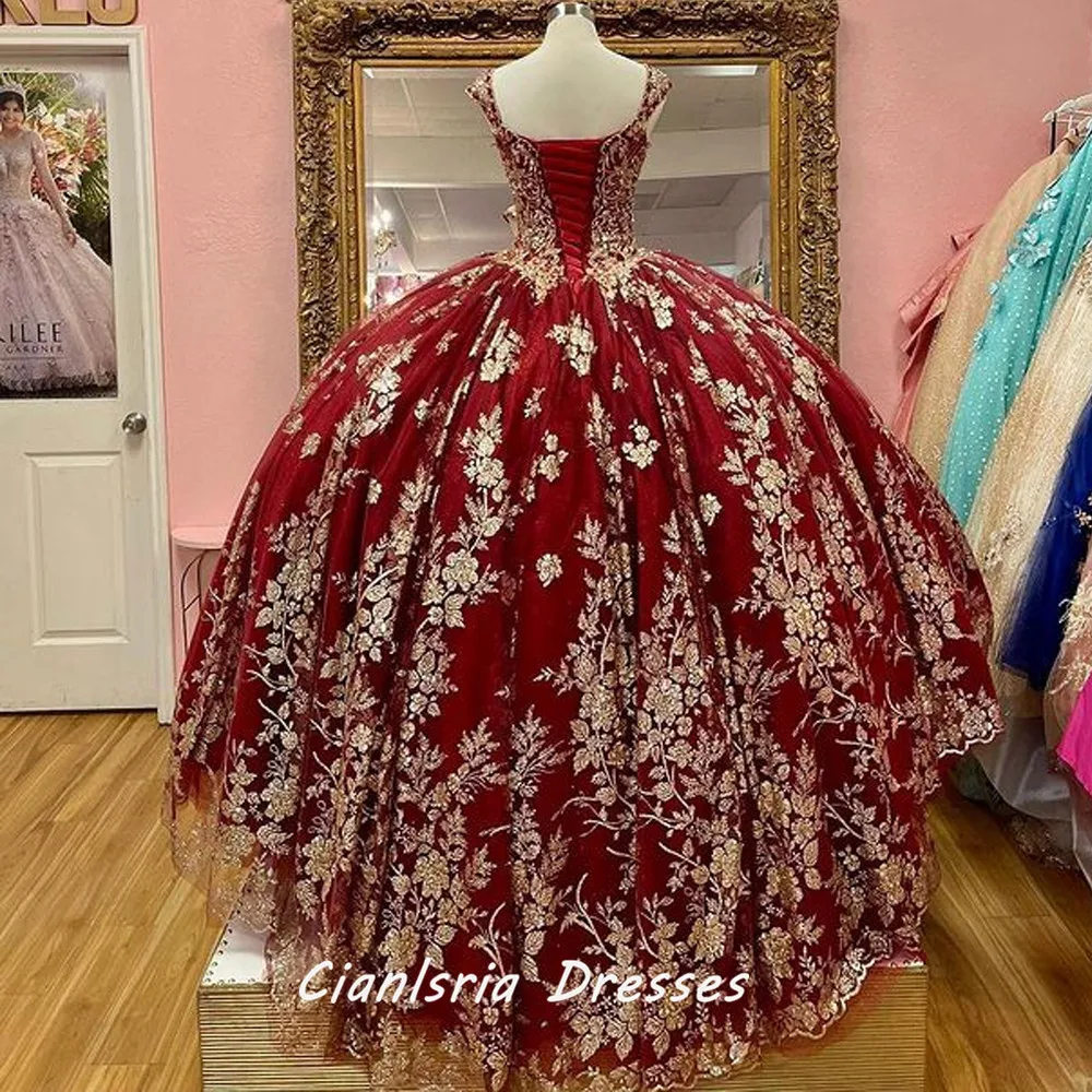 فستان Quinceanera للحفلات الرسمية للحفلات الراقصة مزين بالدانتيل مطرز فساتين التخرج الأميرة الجميلة 15 16